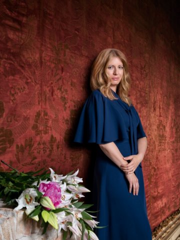 Zuzana Čapútová a peříčkový prsten z kolekce HOMMA ve  Vogue CS